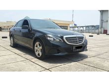Mercedes Benz E200 Elegance Facelift Black on Black Pemakaian 2014 Good Car