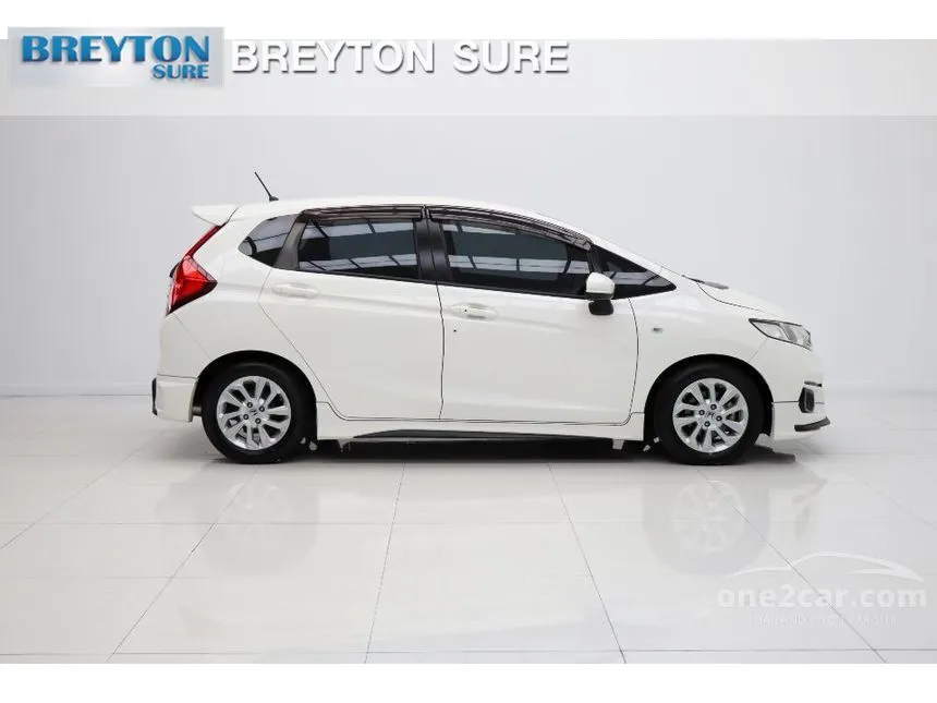 2017 Honda JAZZ V Hatchback