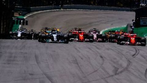 Ferrari Berjaya di F1 Brasil 2017, Hamilton Curi Perhatian