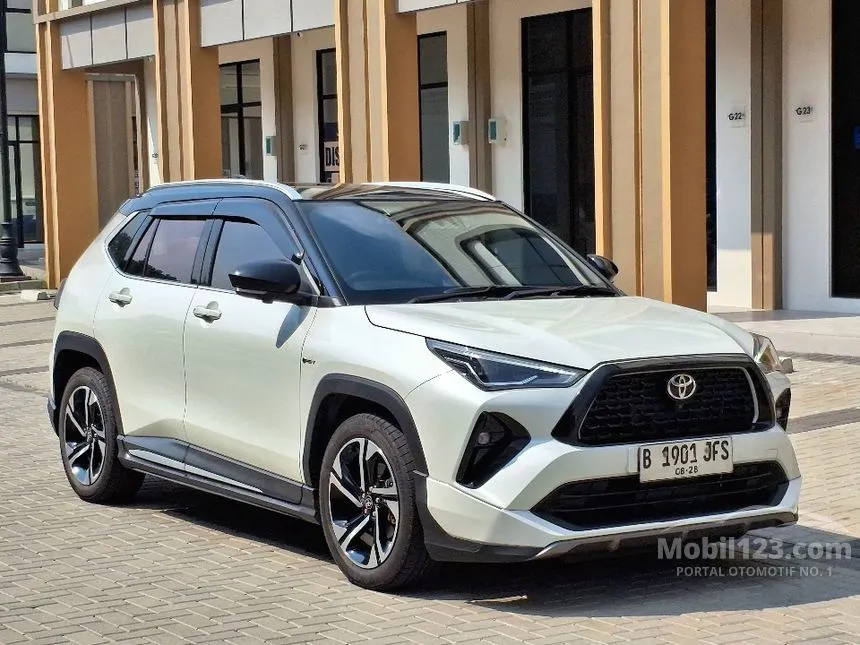 2023 Toyota Yaris Cross S HV (2 Tone) (Premium Colour) SUV