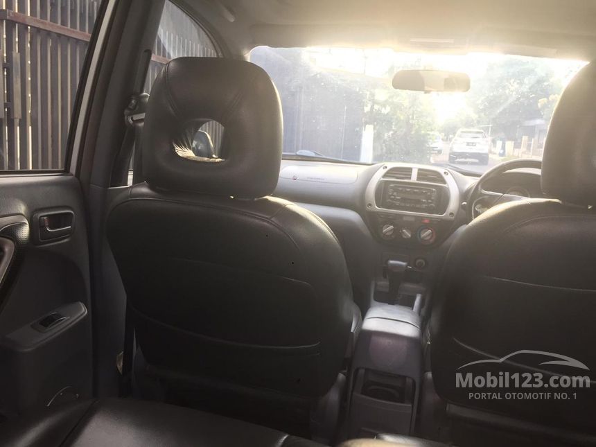  Jual Mobil Toyota RAV4 2002 2.0 di Jawa Barat Automatic SUV Silver Rp 