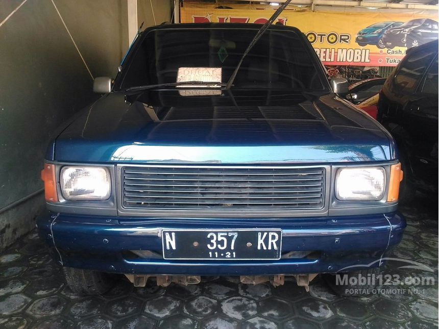 Jual Mobil  Isuzu  Panther  1996 2 5 di Jawa  Timur Manual 