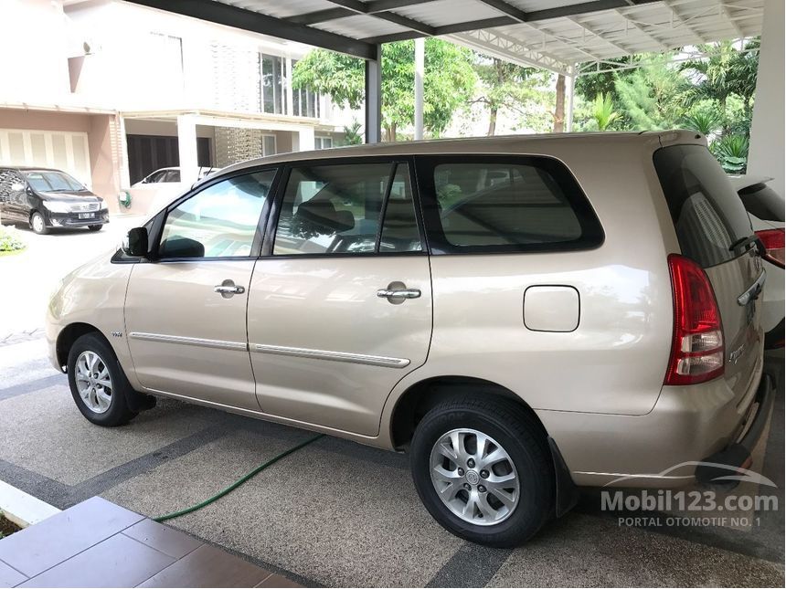 Jual Mobil Toyota Kijang Innova 2005 V Extra 2.5 di Jawa Timur ...