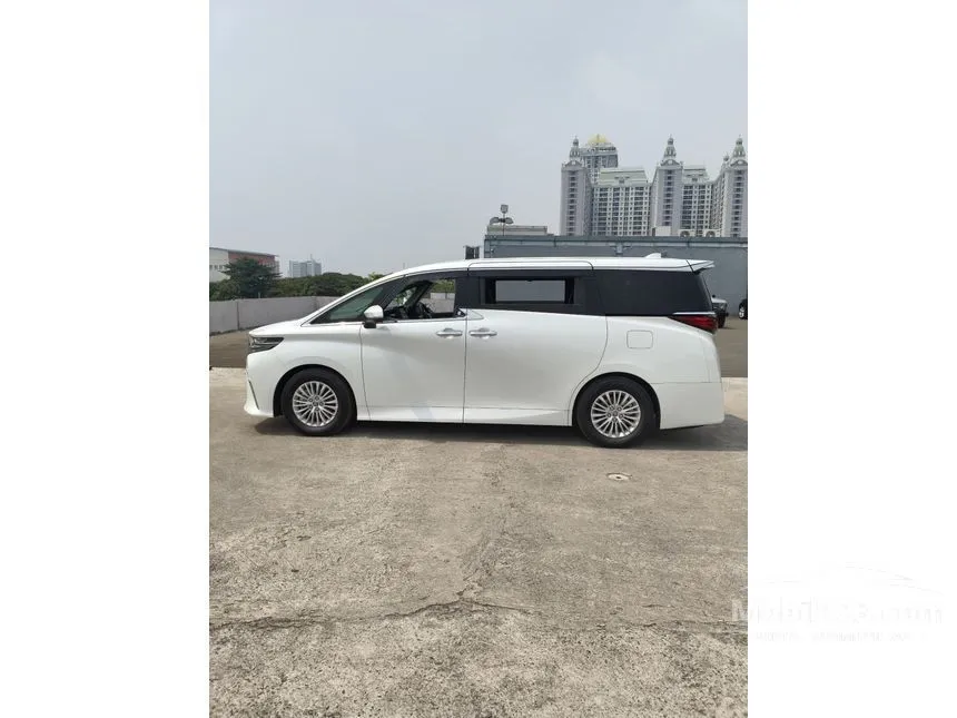 2026 Toyota Alphard Wellcab Hybrid MPV