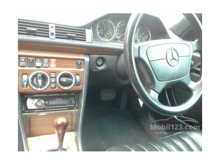 1988 Mercedes-Benz 300E Sedan