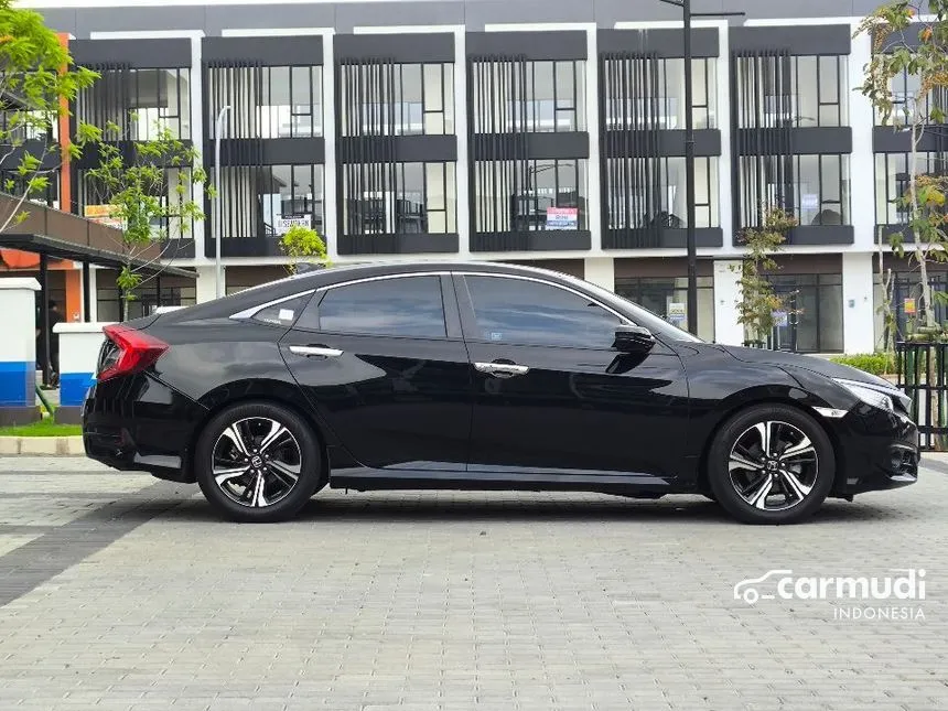 2018 Honda Civic ES Sedan