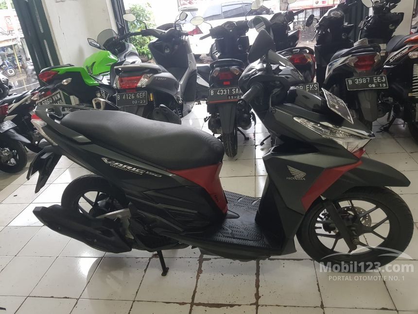 Jual Motor Honda Vario 2016 150 0.2 di DKI Jakarta 