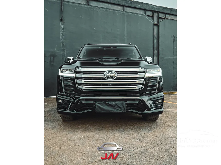 2023 Toyota Land Cruiser 300 VX-R SUV