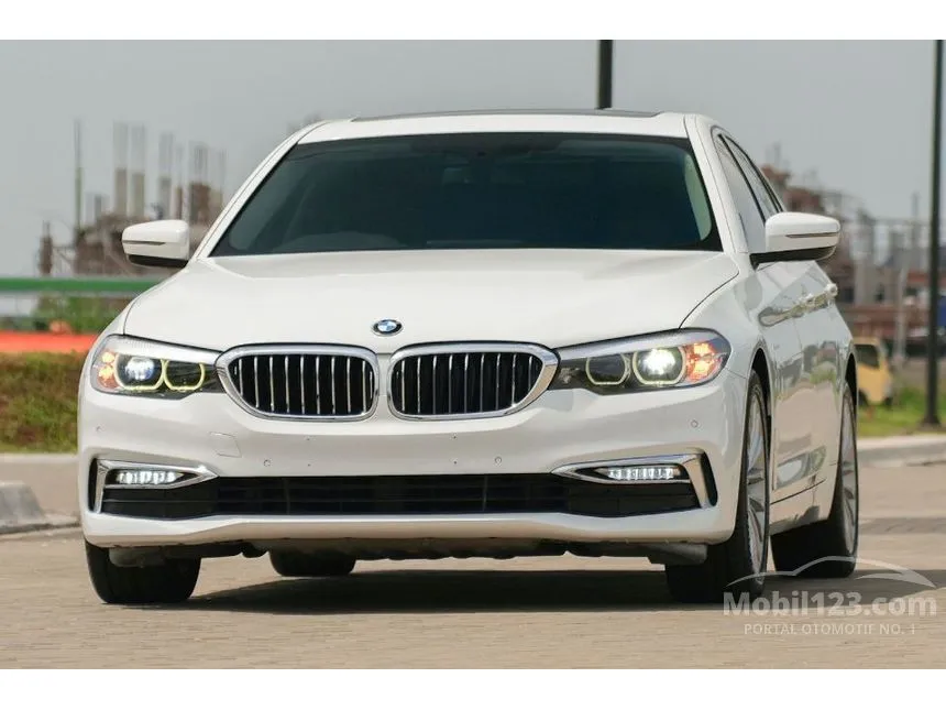 2017 BMW 530i Luxury Sedan