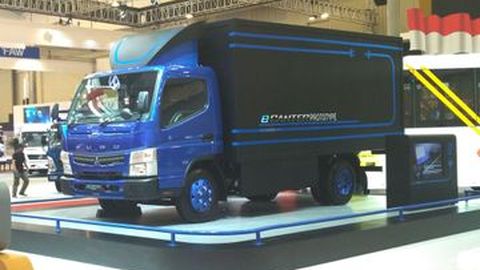 Prototipe Truk Listrik Mitsubishi Fuso eCanter Ramaikan GIIAS 2017