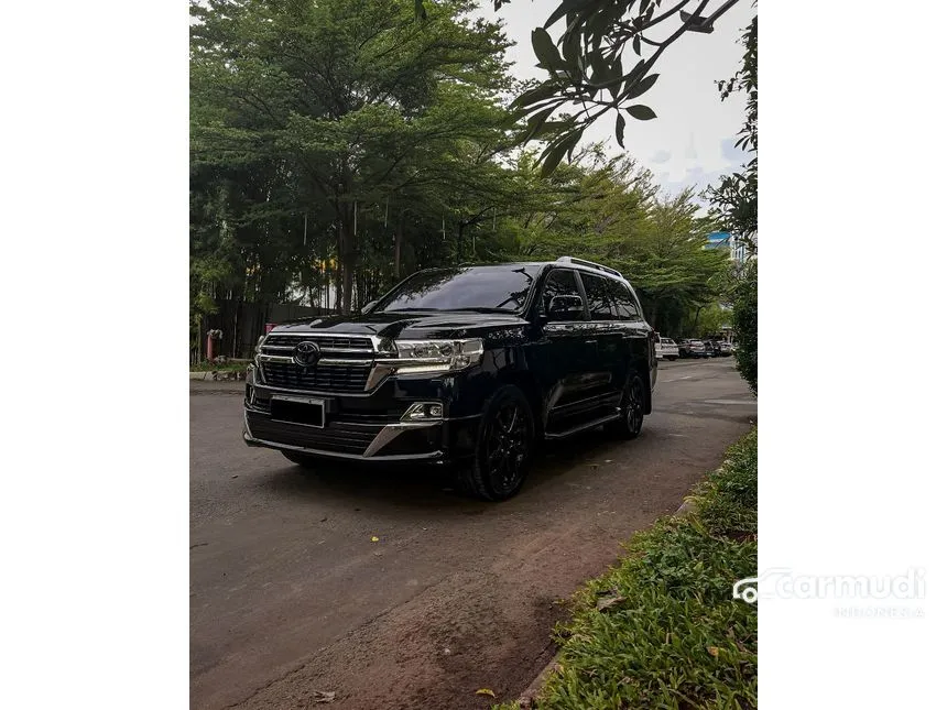 2017 Toyota Land Cruiser 200 VX-R SUV