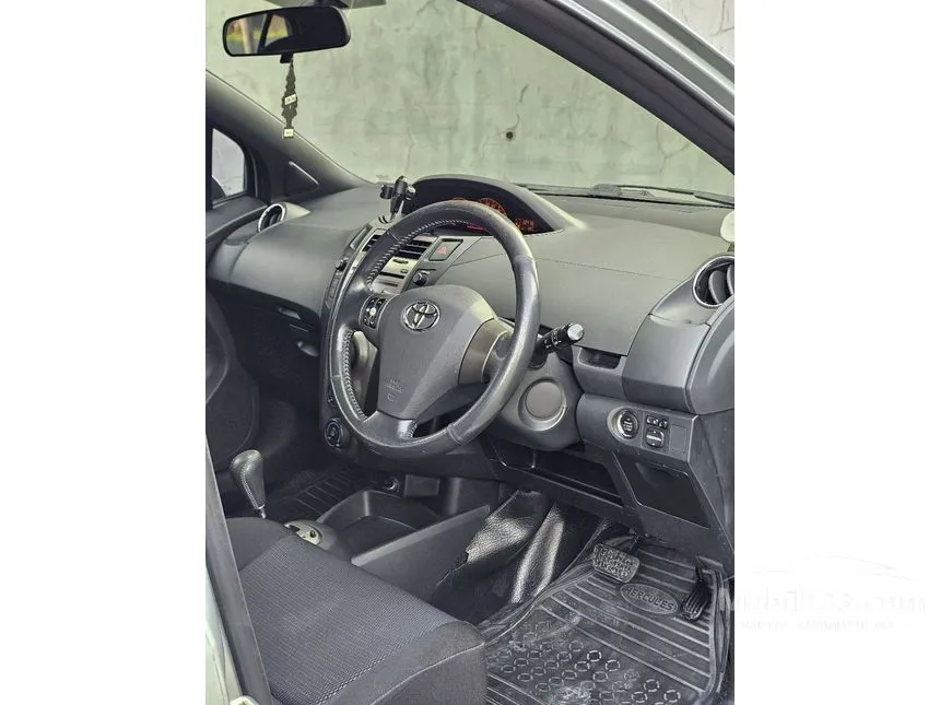 2012 Toyota Yaris S Hatchback