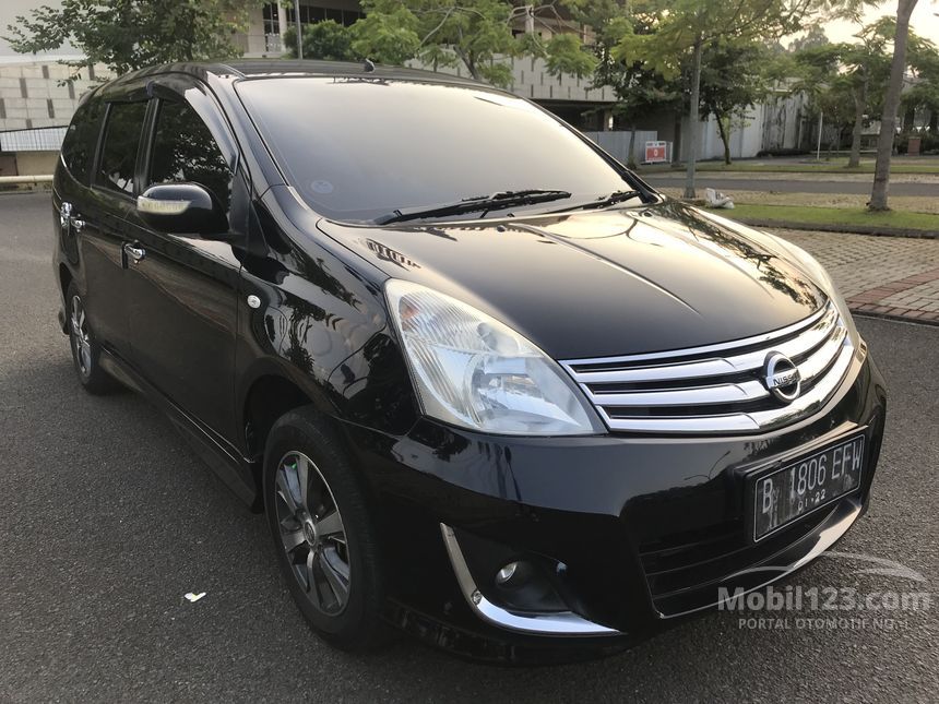 Jual Mobil Nissan Grand  Livina  2011 Highway Star Autech 1 