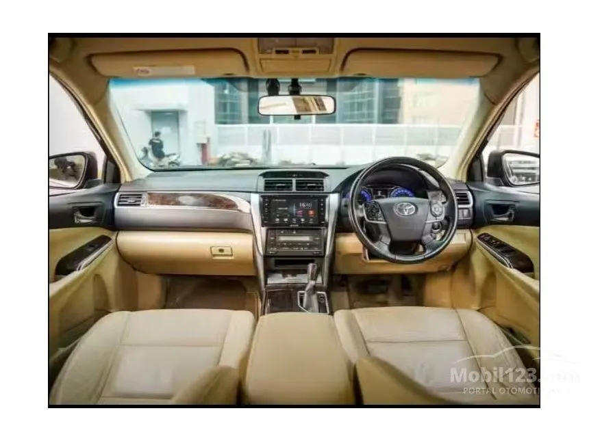 2017 Toyota Camry V Sedan