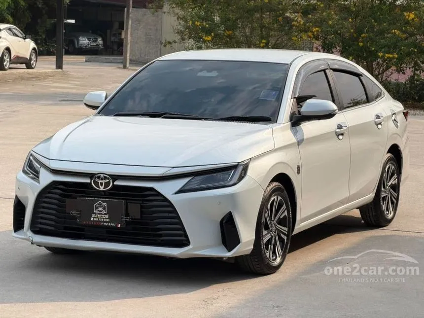 2023 Toyota Yaris Ativ Premium Sedan