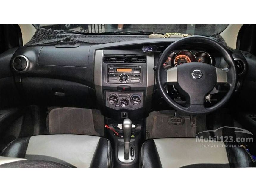 2011 Nissan Livina X-Gear X-Gear SUV