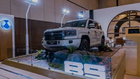 DENZA B5 Resmi Diperkenalkan di BCA Expoversary 2026, Siap Tantang Tank 500  HEV Hingga G-Wagon