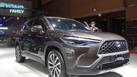 Mau Beli Mobil Hybrid Toyota karena BBM Mahal? Sabar, Ya, Jika Inden Agak Lama!