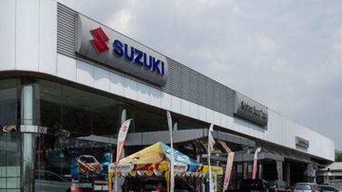 Cuma Bulan Ini, Beli Mobil Suzuki Bisa Dapat Motor dan Logam Mulia Gratis