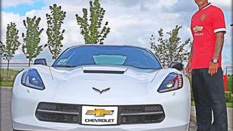 Memphis Depay Dapat Chevrolet Corvette Stingray