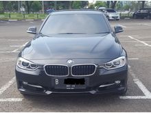 2014 BMW 320i 2.0 Sport Sedan(NIK 2013)
