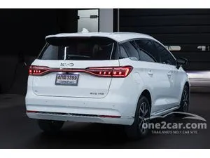 2026 BYD M6 Extended Wagon