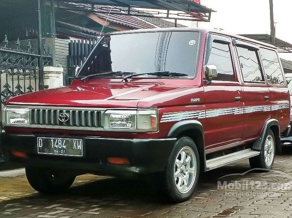 Toyota Kijang Super 1996 Mulus Ini Punya Kamera Belakang, Cek Harganya
