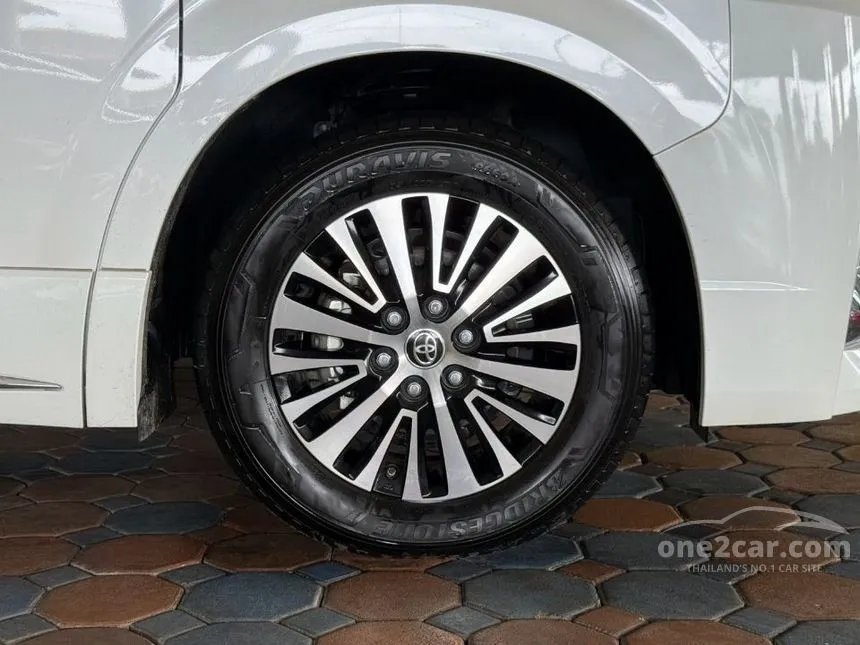 2024 Toyota Majesty Grande Van
