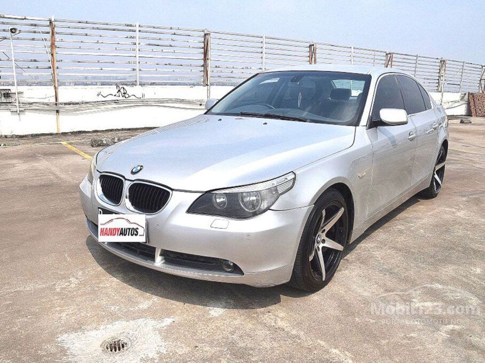 Bukan Tipuan, Harga BMW Seri 5 Bekas 2004 Ini Bikin Agya Terlihat Mahal