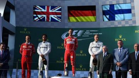 Vettel Buat Ferrari Menangkan Balapan di Awal Musim