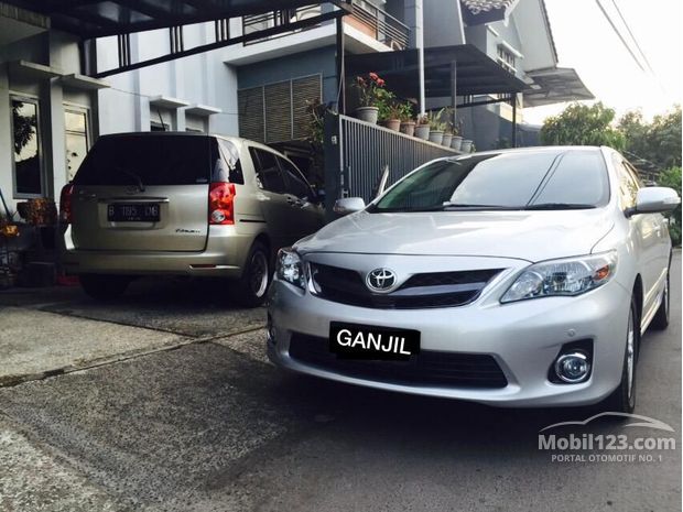 Toyota Corolla Altis  V Mobil  bekas  dijual  di Indonesia 