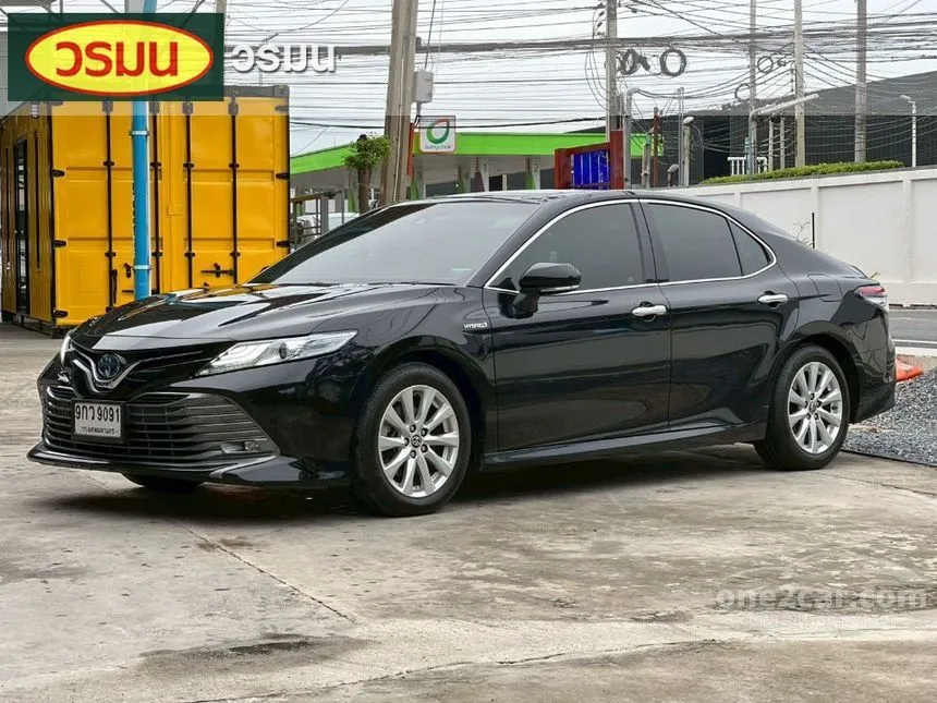 2019 Toyota CAMRY Hybrid Premium Sedan