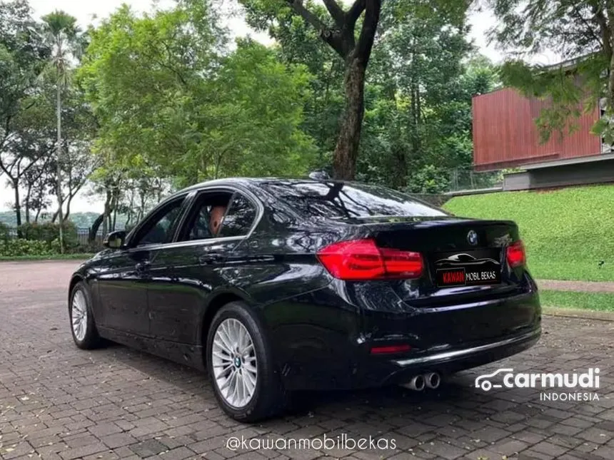 2019 BMW 320i Luxury Sedan