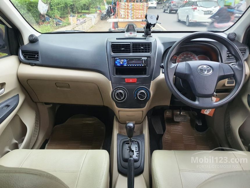 Jual Mobil Toyota Avanza 2013 E 1.3 di Banten Automatic MPV Putih Rp 89