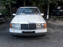 1991 Mercedes-Benz 260E 2.6 Sedan