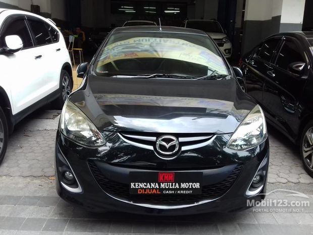 Mazda 2 Mobil bekas dijual di Jawa-timur Indonesia 