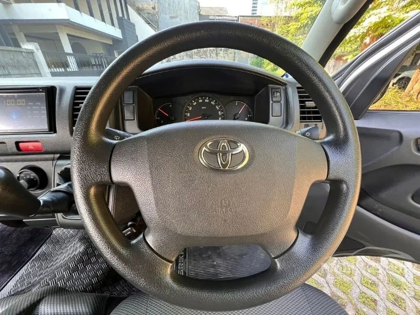 2016 Toyota Hiace High Grade Commuter Van
