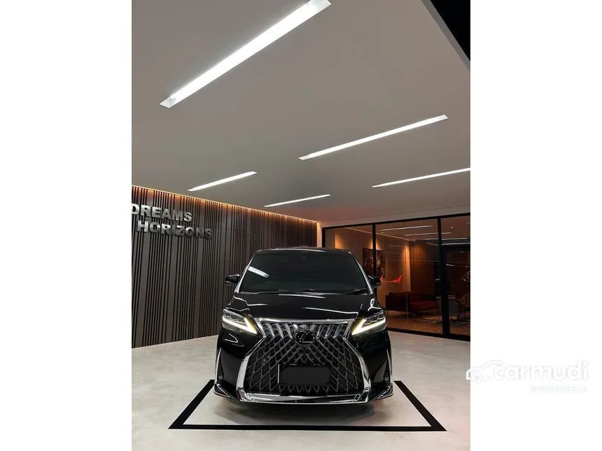 2022 Lexus LM 350 7 Seater MPV