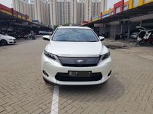 Toyota Harrier 2.0 Advanced Premium 2015. Looks Like New