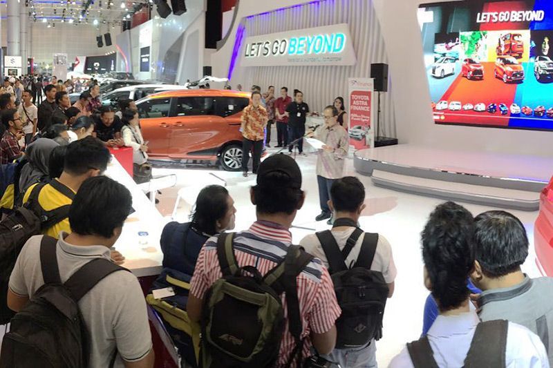 Model-model Andalan Toyota Sapa Pengunjung Surabaya Auto Show 2016