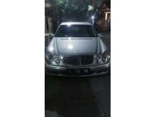 2002 Mercedes-Benz E260 2.6 Elegance Sedan