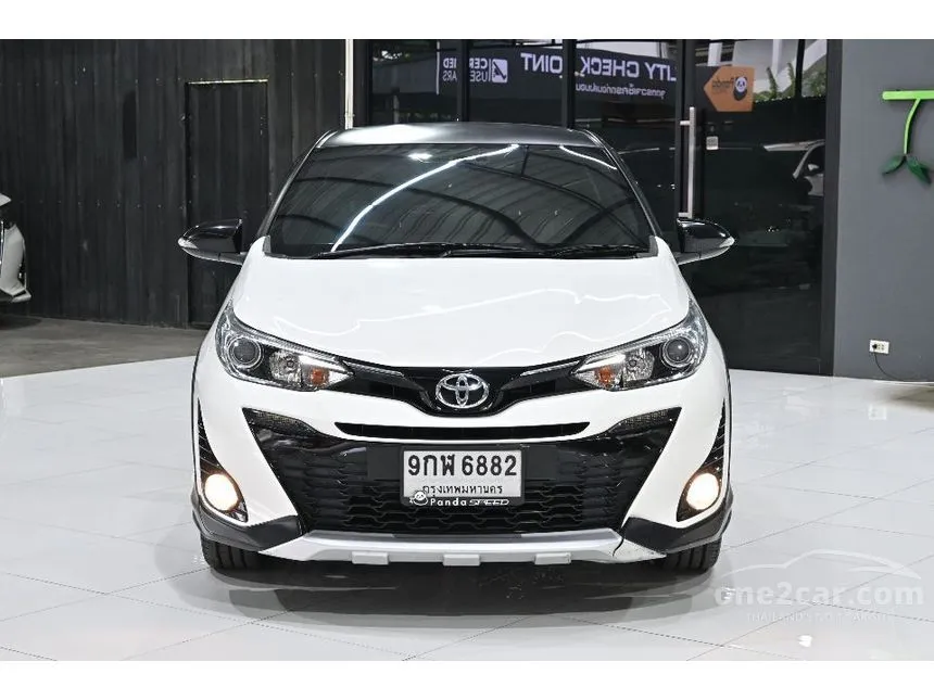 2020 Toyota YARIS High Cross Hatchback