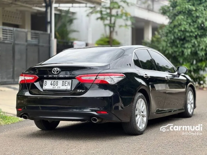 2019 Toyota Camry V Sedan