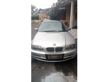 2001 BMW 318i 1.9 Sedan