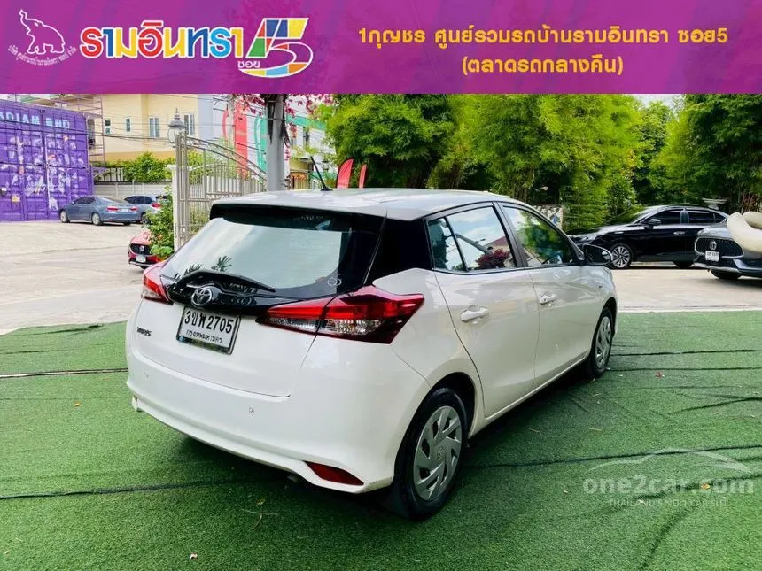 2022 Toyota YARIS Entry Hatchback
