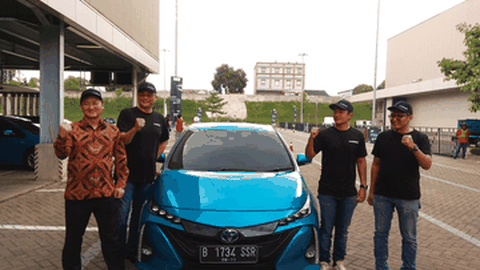 Harga Toyota Prius PHEV Ditargetkan Lebih Murah dari Mitsubishi Outlander PHEV