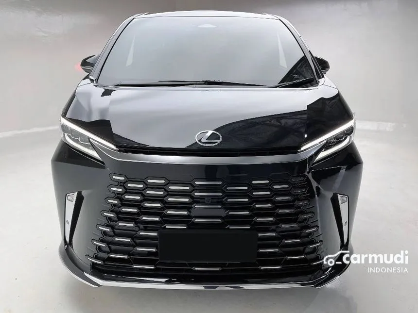 2023 Lexus LM 350h 7 Seater MPV