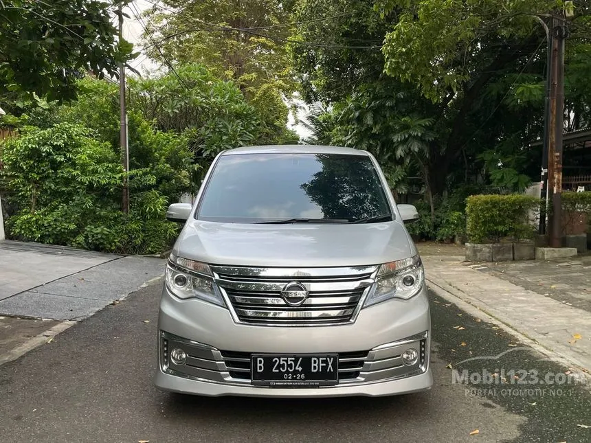 Jual Mobil Nissan Serena 2015 Highway Star 2.0 di Jawa Barat Automatic MPV Silver Rp 193.000.000