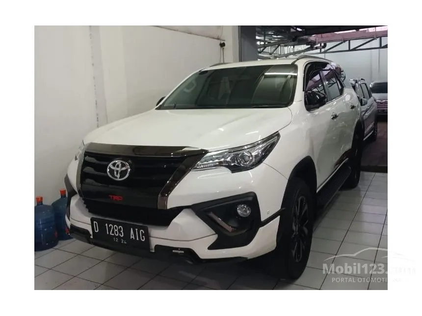 Jual Mobil Toyota Fortuner 2019 VRZ 2.4 di Jawa Barat Automatic SUV Putih Rp 480.000.000
