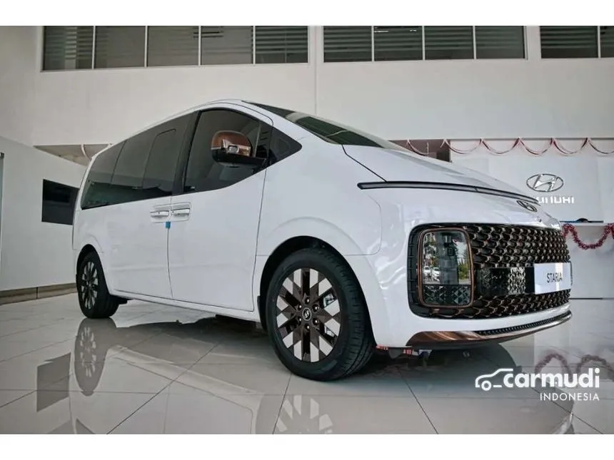 Jual Mobil Hyundai Staria 2024 Signature 7 2.2 di DKI Jakarta Automatic Wagon Hitam Rp 1.040.000.000